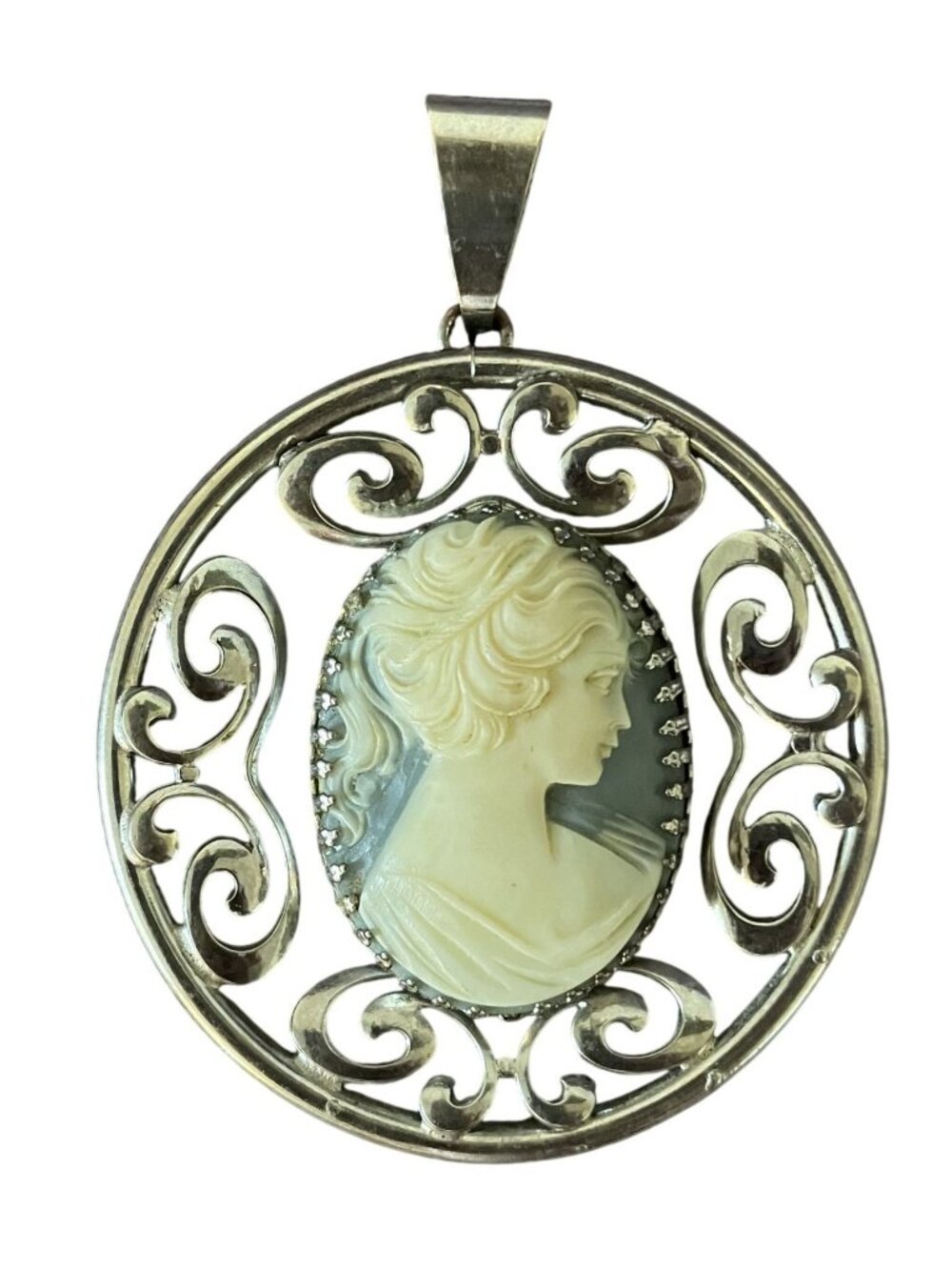 Vintage Silver Tone Cameo Pendant With Intricate Filigree Frame Design